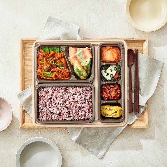 본도시락 건강집밥 오징어두루치기 반상