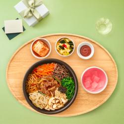 [본죽&비빔밥] 돌솥 제육볶음나물비빔밥